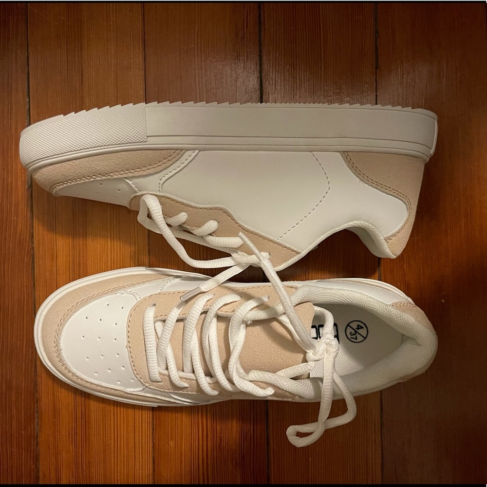 BOOHOO SNEAKERS BRAND NEW